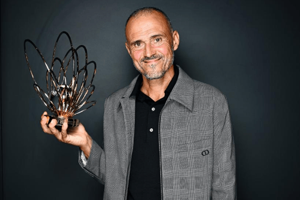 记者组成的, 教练, 如果出现积